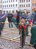 Die Stadtwache, hier kaum größer als die Lutherzwerge