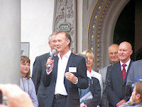 Ottmar Hörl bei der Eröffnung des Kunstwerkes